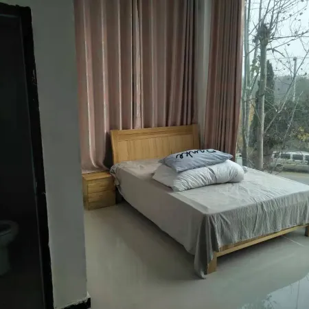 Luzhou Dexuan Hotel