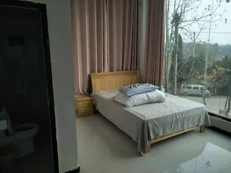 Luzhou Dexuan Hotel Отели рядом с достопримечательностью «Ginkgo Time Tunnel»