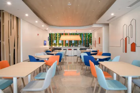 Holiday Inn Express Shanghai Hongqiao North Отели рядом со станцией Nanxiang North Railway Station