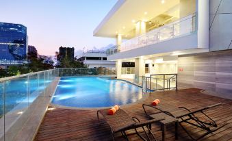 Harris Hotel & Conventions Bundaran Satelit Surabaya