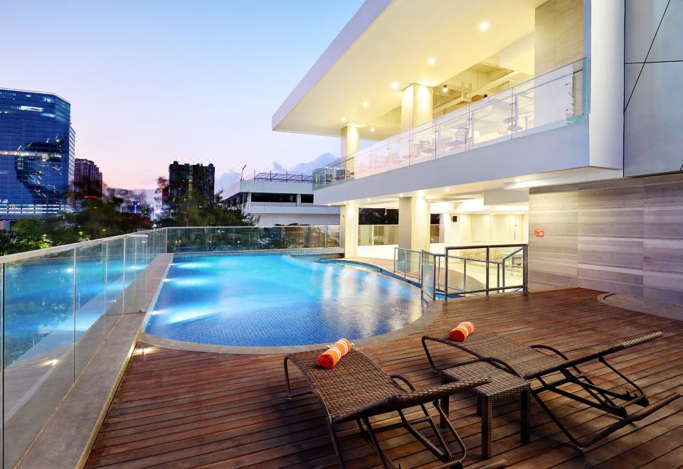 4. 하리스 호텔 &..