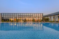 Ruyi Xiangye Hot Spring Hotel 万辰広場-商業街周辺のホテル