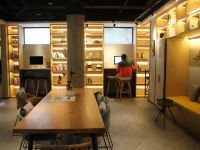 杭州西湖武林广场亚朵轻居酒店 - 公共区域