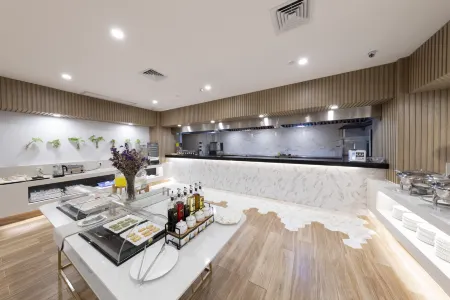 Baili Hotel Отели рядом с достопримечательностью «Yangpu Port»