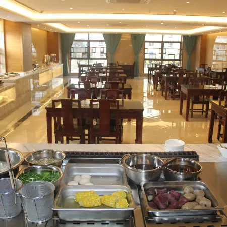 Qirui Hotel