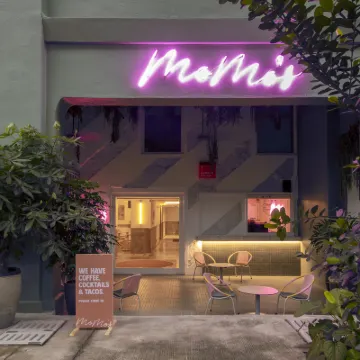 MoMo's Kuala Lumpur Hotels near جولدن تريانغل