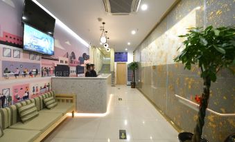 Zhongmeng Cube Hotel (Beijing Changping Subway Station)