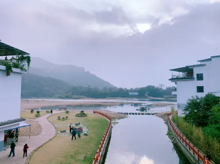 Lingchuan Four Seasons View Hotel (Daxu Ancient Town) Отели рядом с достопримечательностью «Li River Craftsman Village»