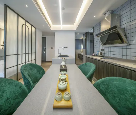 Mini Resorts & Hotel Отели рядом с достопримечательностью «Chang'an University Weishui Campus Stacks»