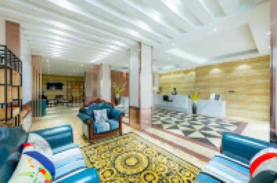 Yicheng Hotel (Yangshuo West Street)