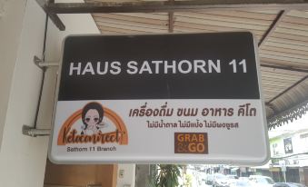 Haus Sathorn 11 Bed & Breakfast