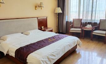 Huating Huadu Business Hotel