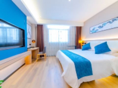 H酒店(三原南郊中学店) - 智能温馨大床房