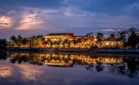 Sheik Istana Hotel Chiangmai Отели рядом с достопримечательностью «Пинг»