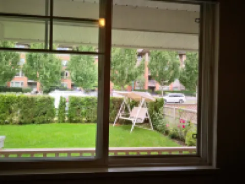 Holiday House in Coquitlam Center Hotels in 