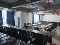 Pengbao Business Hotel