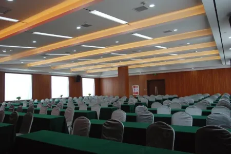 Lan'ou Hotel Отели в г. Линчуань