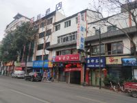 派酒店(广汉东门汽车站店) - 酒店外部