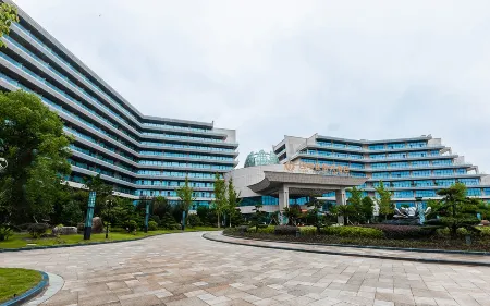 Four Seasons Yony Hotel Отели в г. Цинъянь