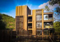 Hangu Valley Retreat Gubei Water Town Hotels in Beijing