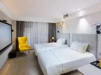 Nianbai Yulan Hotel (Feidong Platinum Center Baogong Avenue) Hotels in Feidong