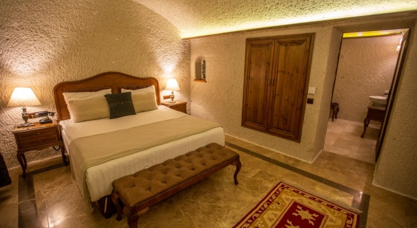 Artemis Cave Suites