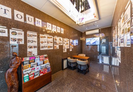 프렌들리 DH 네상스 호텔