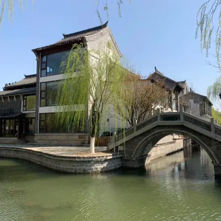 Shangquan Lishe Spring Culture (Daming Lake Chaoran Tower)