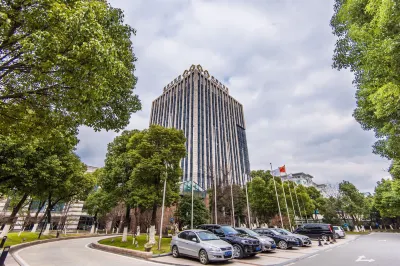 Gloria Grand Hotel Hotels in Binhu District