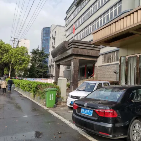 Renhe Hotel
