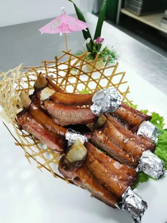 Blue Bay International Hotel Отели рядом с достопримечательностью «Thumb Plaza»