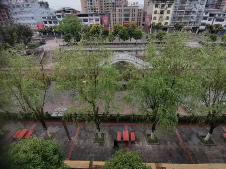 Kaijiang New Century Business Hotel