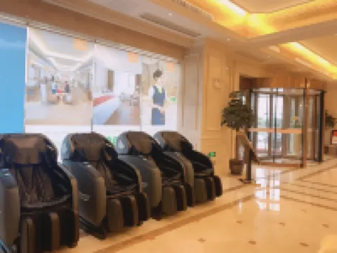 Vienna International Hotel (Baoji High-speed Railway Station)