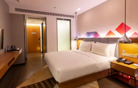Borrman Hotel (Xuwen Port Wharf)