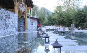 Yili Yunshan Hot Spring Guesthouse