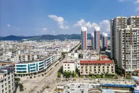 Ramada Plaza by Wyndham Fuxian Lake - Romantic