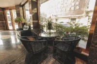 Luchuan Qianyou Riverview Hotel (Luchuan Middle School)