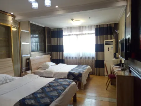 Yuan'an Monkey Field Business Hotel Отели рядом с достопримечательностью «Huajianchi·chunshang Hot Spring Theme Park»