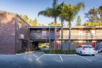 Kings Park Motel - Motels