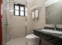 Chuxiong Silent Xiaozhu Inn - بار