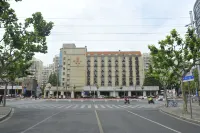 Yijiaren Hotel Hotels near Public Lawn of Changfeng 7C Community