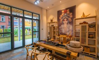 Jingxu Boutique Homestay (Beihai Yintan Branch)