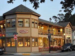 Cambria Beach Lodge