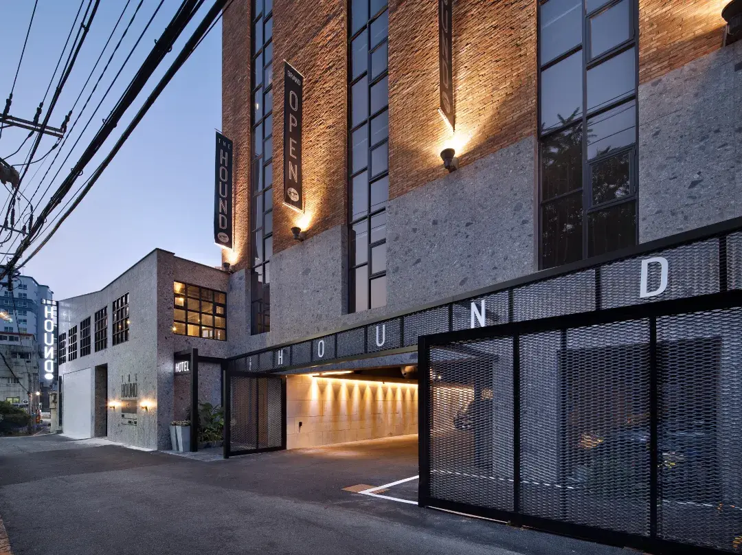 The Hound Hotel - Busan