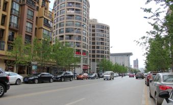 Yinglun Hotel (South Asia High Courtyard Branch)