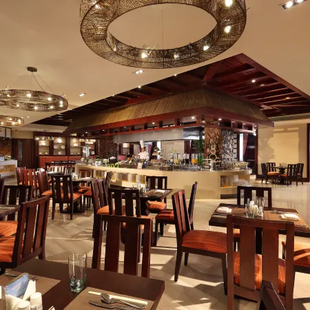 Bonreal Hotel (Xichang Qionghai Bay)