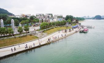Simple Capsule Hotel Guilin Li River