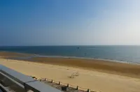 Beihai Silver Beach 1 International Conference Center Hotel - Deniz Manzaralı