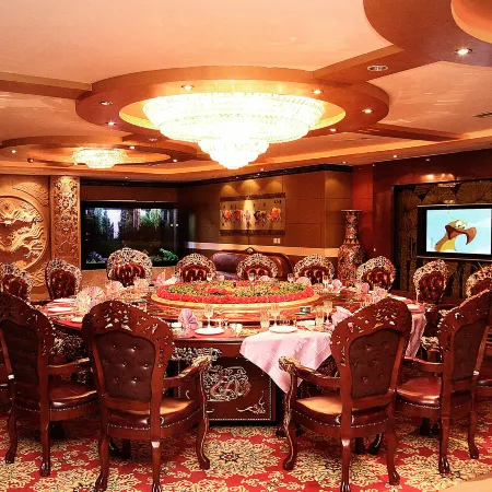 Haohai International Hotel Отели рядом с достопримечательностью «Больница локомотивов Датуна»