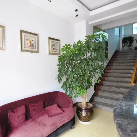 Xinping Deyuelou Hotel